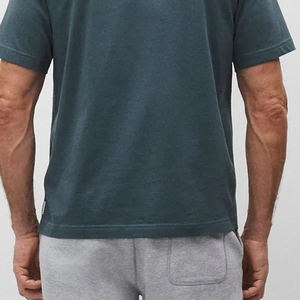 Camiseta de moda al por mayor para hombre, cómoda para el día a día y con un estilo moderno, con tela de alta calidad y diseño suave para el verano. - Product Image 6