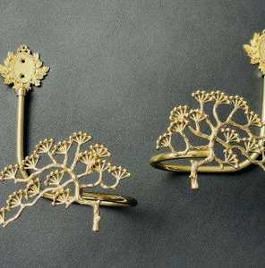 Crochets et attaches de rideaux automatiques en laiton robustes, écologiques et durables, avec taille et longueur personnalisables pour la décoration intérieure - Product Image 1