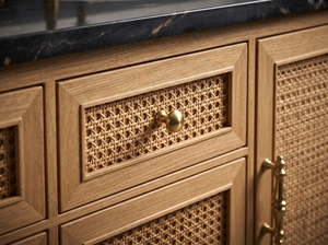 Meuble de salle de bain en bois massif avec dessus en marbre, insert en rotin, lavabo simple, armoire sur pied, 1 tiroir, porte à panneau plat, style moderne pour hôtel - Product Image 3