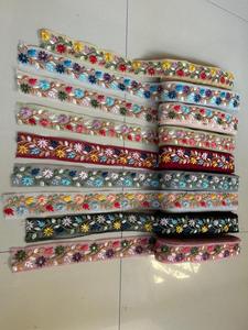 Tela de Guipur Bordada Personalizada con Encaje Floral y Cuentas, Adorno Soluble en Agua para Vestidos, Saris y Prendas - Product Image 2