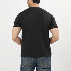 เสื้อยืดคอกลมแขนสั้นผ้าฝ้ายพรีเมียมสำหรับผู้ชาย กระเป๋าหน้าแบบมีลาย  ใส่สบาย ระบายอากาศได้ดี ไม่ยับง่าย รับผลิตแบบ OEM ODM - Product Image 2