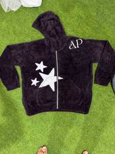 Sudaderas con Capucha Personalizadas, Sudadera Premium con Tela Resistente, Ajuste Cómodo y Diseño Gráfico Moderno para Ropa Urbana - Product Image 1