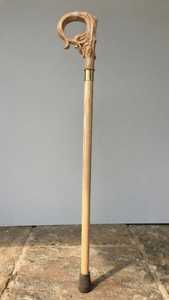 Canne de marche en bois faite à la main avec poignée en forme d'aigle, design imitation antique durable pour le soutien et l'équilibre amélioré - Product Image 2