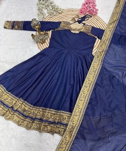 Kurtis de Diseño de Seda y Algodón con Tejido Jacquard y Trabajo Jari, con Dupatta, de Lujo, En Stock, Precio al por Mayor, Prenda Étnica Azul - Product Image 3