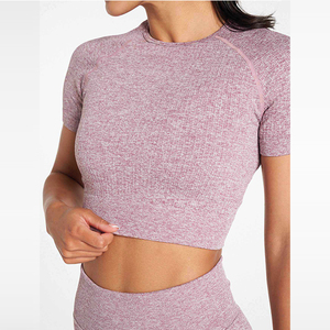 เสื้อครอปท็อปออกกำลังกายแฟชั่นฤดูร้อน แขนสั้น คอวี ทรงเข้ารูป ดีไซน์ใหม่ ราคาโรงงาน ขายส่ง ผ้าฝ้าย 100% สำหรับผู้หญิง - Product Image 5