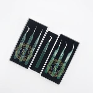 Pinzas probadas a mano sostenibles de color verde oscuro con punta plateada Etiqueta privada de alta calidad Oferta al por mayor Recubrimiento en polvo - Product Image 1