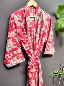 Bata Kimono de Algodón Suave y Transpirable con Estampado Digital de Dibujos Animados para Mujer, Camisón de Verano Hecho a Mano con Cuello en V y Elástico, de Naaz Textile - Product Image 3