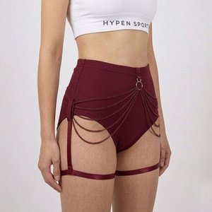 กางเกงขาสั้นออกกำลังกายผู้หญิงทรงสปอร์ตเข้ารูปเอวกลาง ดีไซน์โซ่เชื่อมต่อ ผลิตจากโพลีเอสเตอร์/คอตตอน เหมาะสำหรับใส่เล่นกีฬา หรือใส่ไปงานปาร์ตี้ สไตล์เซ็กซี่ - Product Image 1