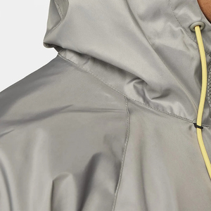 Veste coupe-vent camouflage pour homme, personnalisable avec logo OEM, respirante, imperméable, pour l'extérieur, avec capuche en mesh, idéale pour l'automne. - Product Image 4