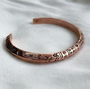 Brazalete de Cobre Puro con Motivo de Cúpula Antigua Intrincada, Joyería Metálica de Moda con Diseño Exquisito - Product Image 5