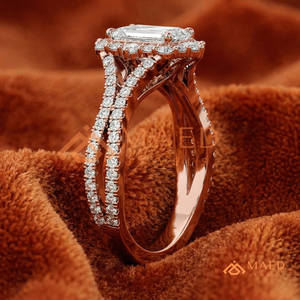 Élégante bague en or rose 14 carats avec diamant taille émeraude, bague de mariée de luxe en or rose avec pierre centrale émeraude - Product Image 2