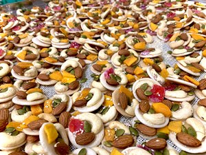 ขนมแคชชูโบ๊ทคุณภาพส่งออก พรีเมียม ผสมถั่วต่างๆ รสหวาน เนื้อนุ่มปานกลาง ไขมันต่ำ น้ำตาลน้อย อาหารว่างเพื่อสุขภาพสำหรับร้านกาแฟ - Product Image 2