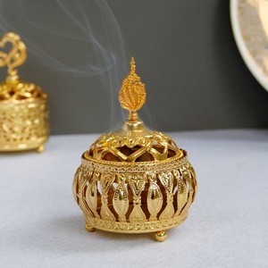 Quemador de incienso tradicional de latón macizo, quemador de incienso árabe Oud, decoración premium para el hogar, embalaje personalizado, OEM, ODM disponible. - Product Image 3