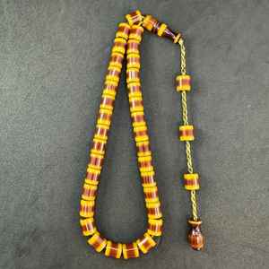 Tasbih de cuentas de resina de dos tonos con acabado liso, colores equilibrados y agarre cómodo, ideal para la oración diaria. - Product Image 2