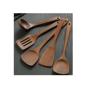 Cuillère en bois artisanale, ustensile de cuisine traditionnel pour mélanger, remuer, servir et protéger les ustensiles de cuisson antiadhésifs - Product Image 4