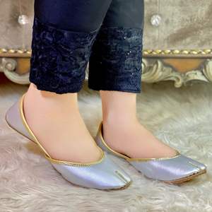 Nuevo y en Oferta, Khussa para Mujer al por Mayor OEM, Forro de Cuero Plano, Cómodo, Ligero, Elegante, Color Rosa, para Bodas - Product Image 4