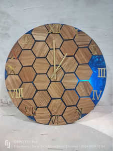 Horloge murale en bois de résine époxy Unique rustique décor à la maison Design moderne montre élégante pour salon et bureau décor - Product Image 5