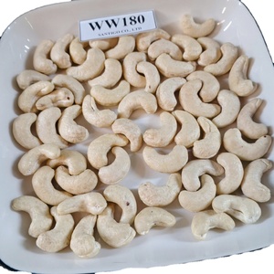 Vente en gros de noix de cajou Kaju en vrac W180 Noix de cajou SANTIGO Service de noix de cajou 24/7 - Product Image 1