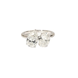 Bague Toi et Moi à deux pierres en or massif 10K 14K 18K, sertie à griffes, avec diamants de laboratoire ovales et en forme de poire, couleur DEF, clarté VS VVS, certifiée IGI - Product Image 3