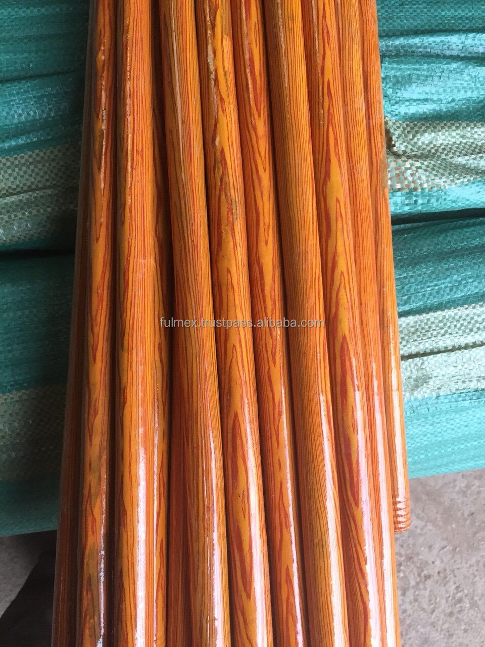 สีน้ำตาล