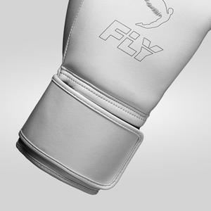 ถุงมือชกมวยหนังแท้คุณภาพสูง สายรัดป้องกันข้อมือ ถุงมือต่อสู้แบบ Fly Fighting ดีไซน์ใหม่ โลโก้สั่งทำได้ สีสันโดดเด่น - Product Image 3