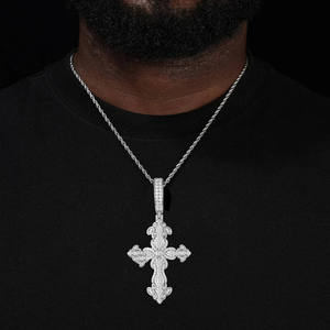 Colgante de Cruz Ornamentado de Moissanita Plateada Brillante, Totalmente Adornado con Filigrana Floral, Collar de Hip Hop, Regalo de Joyería - Product Image 2