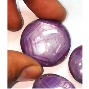 3 Pièces de Rubis Étoilé Rouge Naturel, Cabochons Ronds et Ovales de 25mm à 30mm, 329 carats, Lot Certifié Iroc Sales, Qualité Commerciale, Pierre Précieuse en Vrac - Product Image 3