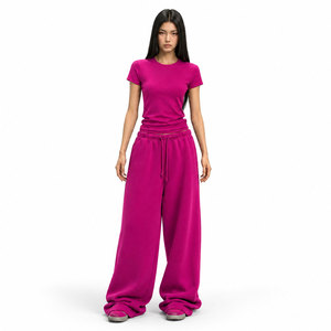 Ensemble décontracté deux pièces pour femme : T-shirt à manches courtes et pantalon large – Tenue d'été en coton doux – Vente en gros - Product Image 4