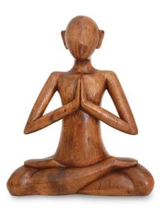 Sculpture de yoga en bois au fini naturel, pose artistique, pour la décoration de la maison, du salon et du studio de yoga - Product Image 2