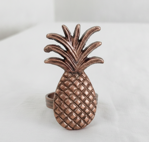 Anneau de serviette vintage en métal ananas, finition bronze antique doré rustique, design écologique européen, décoration de table pour mariage, dîner, maison - Product Image 1