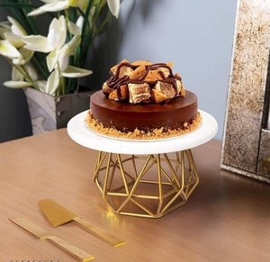 Support à gâteau géométrique polygonal en métal doré avec plateau blanc réutilisable pour gâteaux et cupcakes - Product Image 1