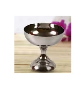 Bol de service en métal argenté au design simple et moderne, en aluminium, pour la maison et les restaurants, idéal pour les fruits, les salades et les dattes. - Product Image 1
