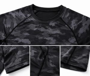 Camiseta de Compresión de Manga Corta con Camuflaje para Hombre, Secado Rápido, Corte Ajustado, Cuello Redondo, Tejido Deportivo, Largo Regular - Product Image 3