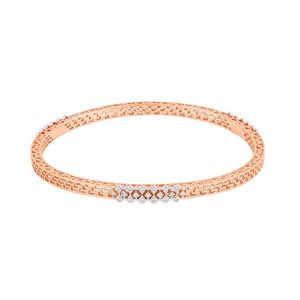 กำไลข้อมือทองคำโรสโกลด์ 14K ประดับเพชรทรงกลมเพาะเลี้ยงลายฉลุ - Product Image 2