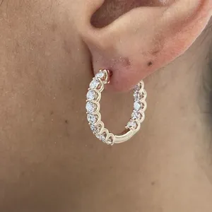Pendientes de Aro con Diamantes Redondos de 2.33 Ct VS1 E-F, Creados en Laboratorio, Oro Amarillo de 14k - Product Image 1