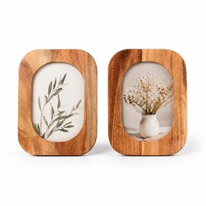 Cadre photo moderne en bois naturel, forme ovale, design à rayures diagonales, affichage vertical sur table, cadre photo personnalisé - Product Image 3