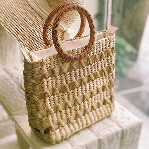 Sac fourre-tout en PVC écologique fait main au Vietnam avec décorations de paillettes et de perles, fermeture ouverte, taille unisexe, couleurs assorties - Product Image 1