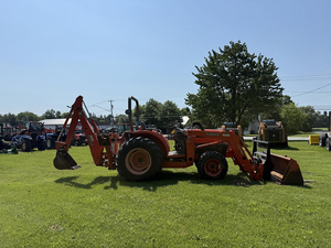 Tracteur L3830GST Premium Prêt à l'Exportation Équipement Robuste Approvisionnement en Gros 210 CV 4x4 Transmission par Engrenages Garantie 5+ Ans - Product Image 2