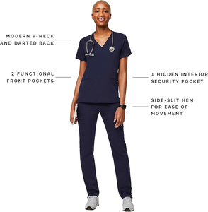 Conjunto de Uniforme Médico para Mujer Natural Uniforms, Top de Punto Elástico con Cuello en V y Pantalones Cargo, Tallas Regulares y Petite - Product Image 1