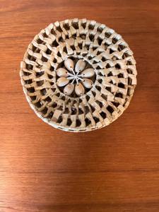 Juego de posavasos de ratán simple, hechos a mano, perfectos para proteger las mesas de bebidas frías y calientes, tejidos a mano en India. - Product Image 6