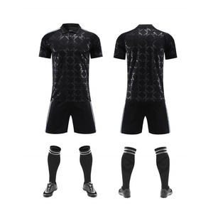 Tenues de football personnalisées haut de gamme avec impressions par transfert thermique, uniformes à manches courtes durables et à séchage rapide - Product Image 1