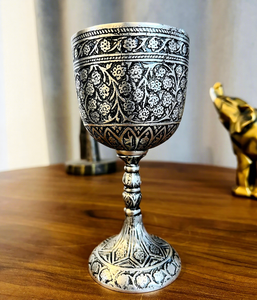 Gobelet en métal finition argent antique, gravé à la main avec motif floral, vaisselle traditionnelle embossée pour la maison et les restaurants - Product Image 2