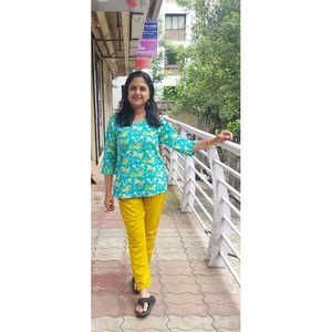 Top corto azul cielo de algodón puro - Product Image 1