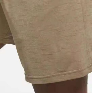 กางเกงขาสั้นวินเทจสไตล์สตรีทแวร์ผู้ชาย ผ้าฝ้ายฟลีซเนื้อนุ่ม สีซีดแบบซันเฟด ความยาวเหนือเข่า เอวแบบรูดเชือก ผู้ผลิต OEM รุ่น AI-SH-07 - Product Image 6