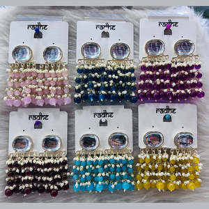 Pendientes colgantes de cuentas y piedra Kundan chapados en oro Accesorio de moda - Product Image 1