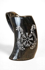 Mug en corne de buffle naturel de style viking vintage avec décorations artisanales sculptées, style médiéval, décoration pour bar à domicile - Product Image 2