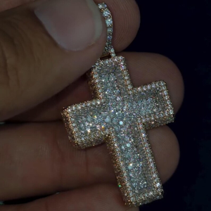 Colgante de cruz con incrustaciones de moissanita plateada, estilo diamante, colgante de cruz de Jesús estilo hip hop, amuleto religioso brillante, regalo de joyería para unisex - Product Image 6