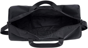 Sac de sport conçu avec un grand compartiment principal et plusieurs poches pour ranger les vêtements de sport, les chaussures et les accessoires - Product Image 2