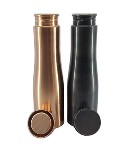 Botella de cobre a prueba de fugas, hecha a mano para un estilo de vida saludable y de bienestar, disponible en diferentes diseños y tamaños a bajo precio. - Product Image 4