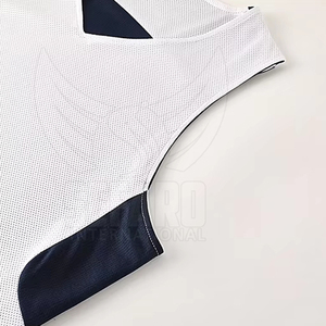 Nouveauté en stock : uniforme de basket-ball réversible de qualité supérieure - Product Image 3